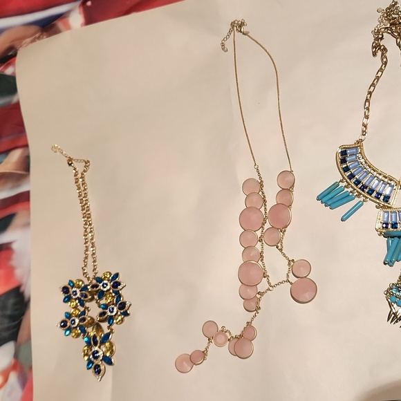 6pc Necklace Bundle A - Picture 3 of 7